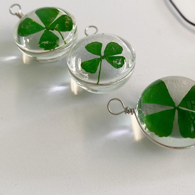 Four-leaf Clover Design Phone Chain, 2 Counts pack Round Glass Pendant Phone Lanyard, Phone Strap for Women & Girls, Mobile Phone Decoration Accessories